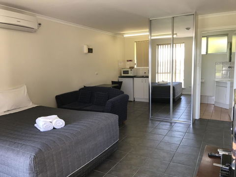 Robetown Motor Inn & Apartments - Holiday Find 41