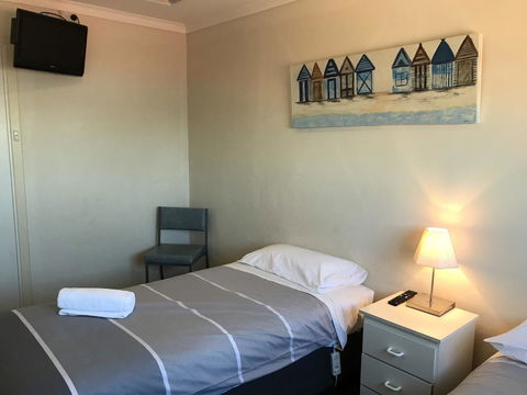 Robetown Motor Inn & Apartments - Holiday Find 13