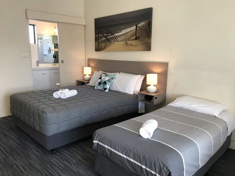 Robetown Motor Inn & Apartments - Holiday Find 11