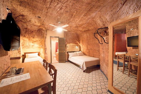 The Underground Motel - Holiday Find 21