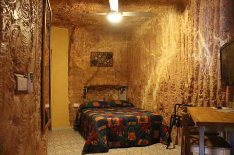 The Underground Motel - Holiday Find 5