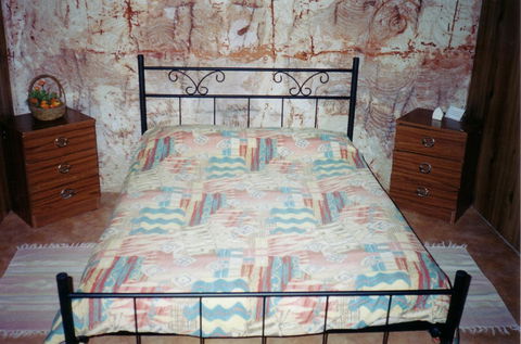 Radeka Downunder Underground Motel - Holiday Find 3