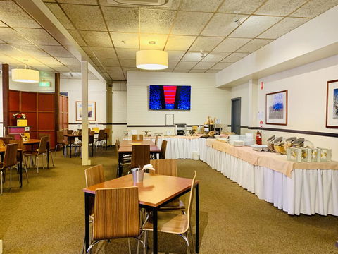 Opal Inn Hotel, Motel, Caravan Park - Holiday Find 25