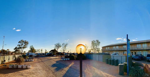 Opal Inn Hotel, Motel, Caravan Park - Holiday Find 42