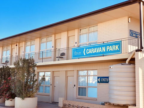 Opal Inn Hotel, Motel, Caravan Park - Holiday Find 34