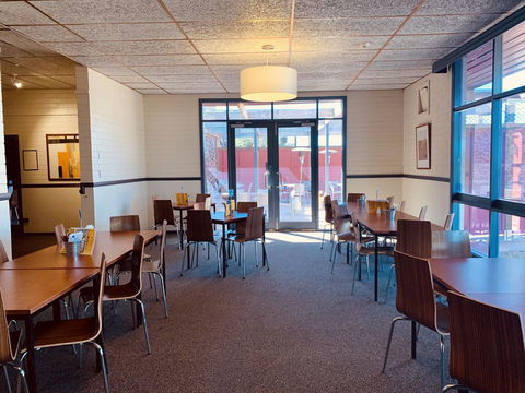 Opal Inn Hotel, Motel, Caravan Park - Holiday Find 27