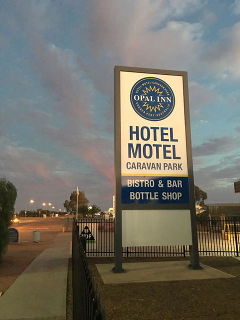 Opal Inn Hotel, Motel, Caravan Park - Holiday Find 0