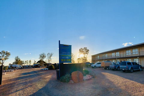 Opal Inn Hotel, Motel, Caravan Park - Holiday Find 41