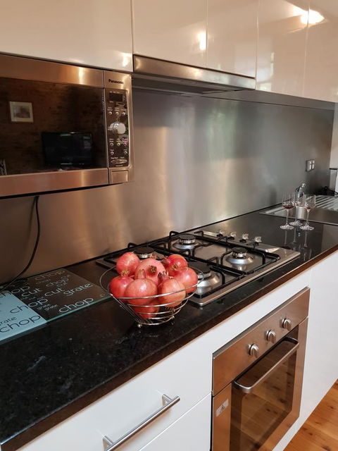 William Hunt's Retreat - Cypress Studio - Holiday Find 13