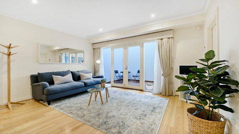 GOUGER 265 - Holiday Find 19