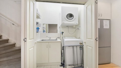 GOUGER 265 - Holiday Find 18