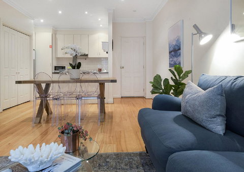 GOUGER 265 - Holiday Find 4