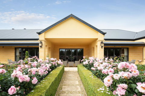 The Barn Accommodation - Holiday Find 16