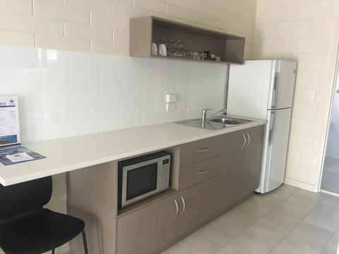 Victor Harbor City Inn - Holiday Find 11
