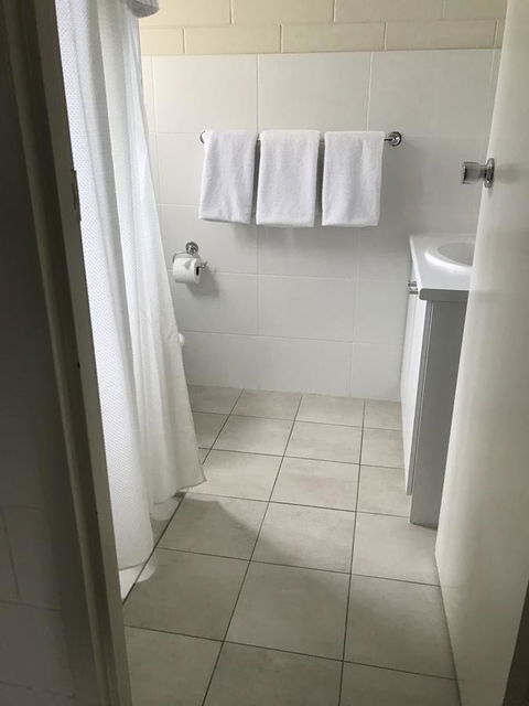 Victor Harbor City Inn - Holiday Find 1