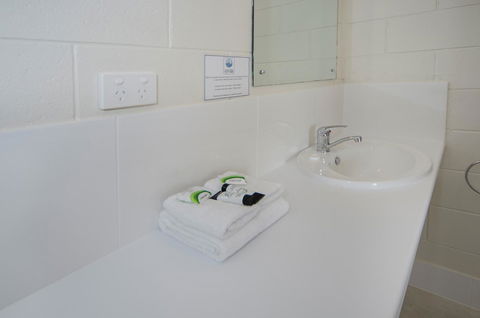 Victor Harbor City Inn - Holiday Find 30