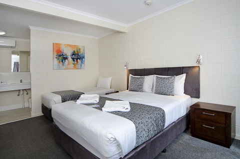 Victor Harbor City Inn - Holiday Find 15