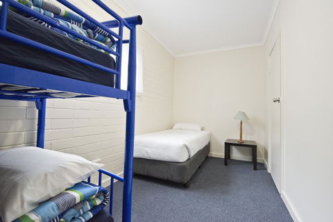 Victor Harbor City Inn - Holiday Find 20