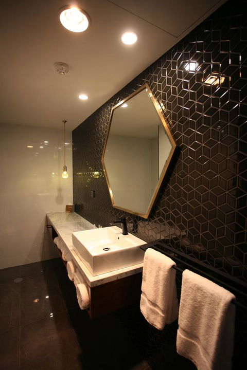 Ellen Hotel - Holiday Find 25