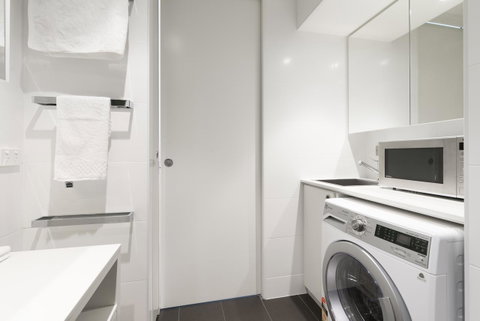 Ther-Rich Elegant 1BR Apartment In Walkerville - Holiday Find 25