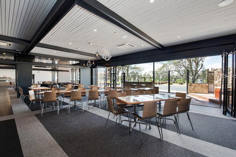 Berri Hotel - Holiday Find 12