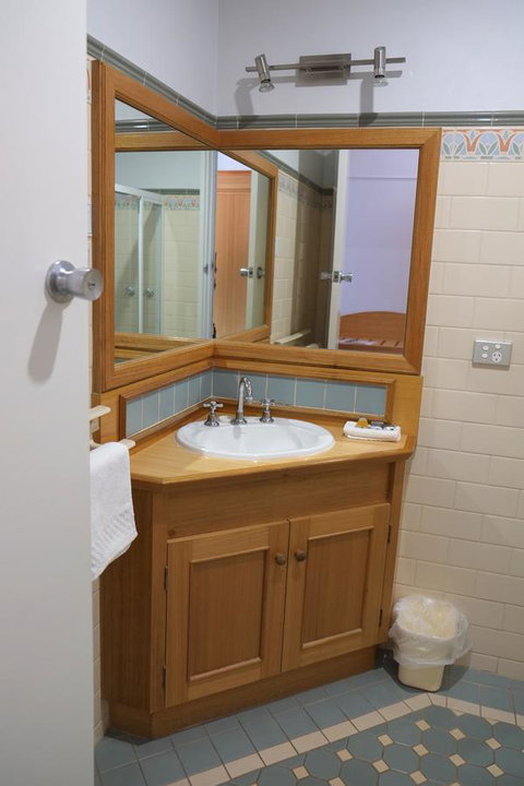 Berri Hotel - Holiday Find 30