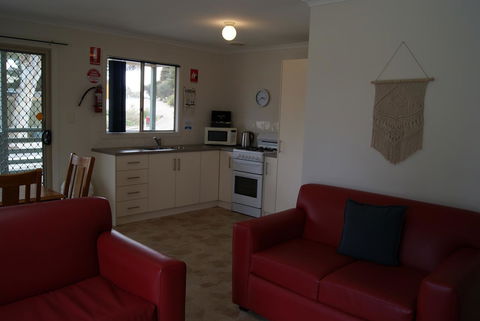 Ardrossan Caravan Park - Holiday Find 11