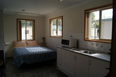 Ardrossan Caravan Park - Holiday Find 14