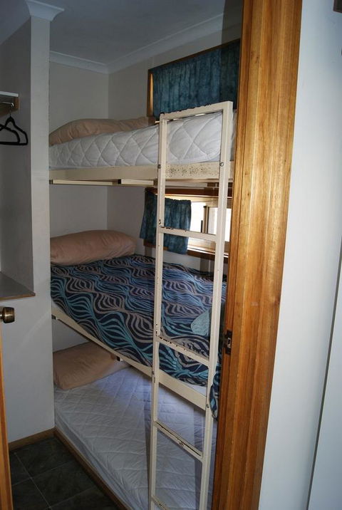 Ardrossan Caravan Park - Holiday Find 13