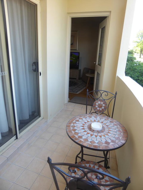 ADELAIDE CENTRAL APARTMENT - 3BR, 2BATH & CARPARK - Holiday Find 20