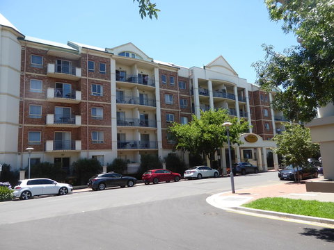 ADELAIDE CENTRAL APARTMENT - 3BR, 2BATH & CARPARK - Holiday Find 0