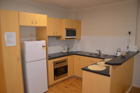ADELAIDE CENTRAL APARTMENT - 3BR, 2BATH & CARPARK - Holiday Find 6