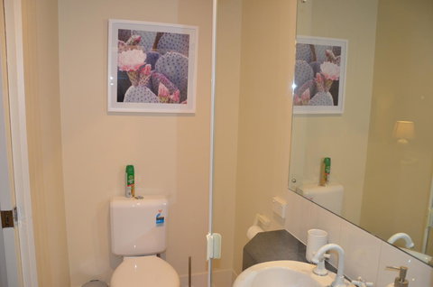 ADELAIDE CENTRAL APARTMENT - 3BR, 2BATH & CARPARK - Holiday Find 13