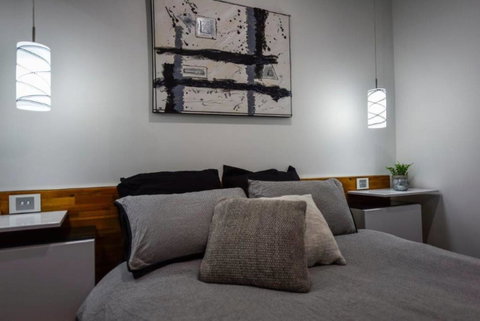 BENGALEE EXECUTIVE TOWNHOUSE- MODERN & STYLISH - Holiday Find 2