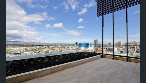 ONE Adelaide CBD - Holiday Find 32