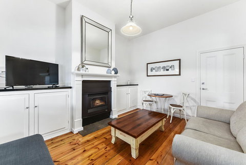 Railway Cottage In Beachport - Holiday Find 1