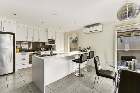 City Fringe Apartment - Holiday Find 9