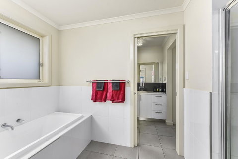 City Fringe Apartment - Holiday Find 8