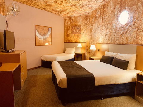 Desert Cave Hotel - Holiday Find 23