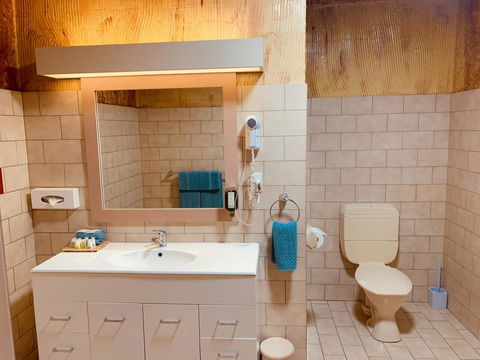 Desert Cave Hotel - Holiday Find 8
