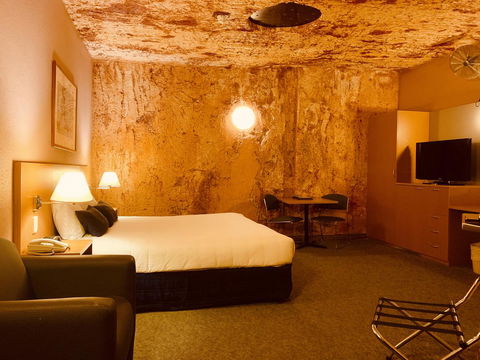 Desert Cave Hotel - Holiday Find 18