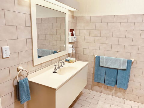 Desert Cave Hotel - Holiday Find 21