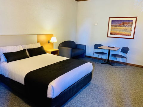 Desert Cave Hotel - Holiday Find 19