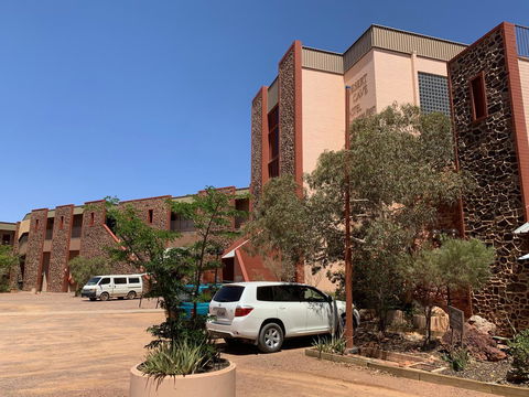 Desert Cave Hotel - Holiday Find 30