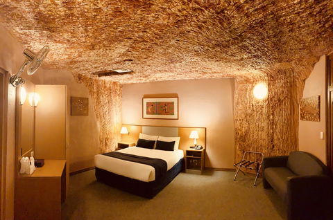 Desert Cave Hotel - Holiday Find 11