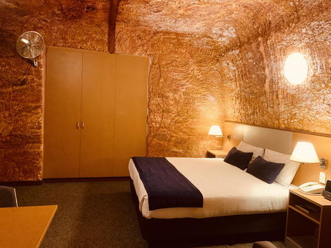Desert Cave Hotel - Holiday Find 14