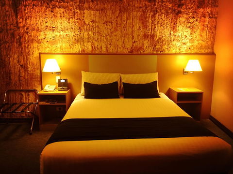 Desert Cave Hotel - Holiday Find 38