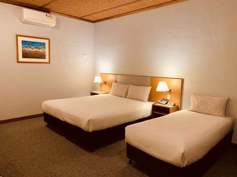 Desert Cave Hotel - Holiday Find 22