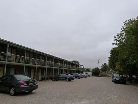 Wintersun Motel - Holiday Find 11