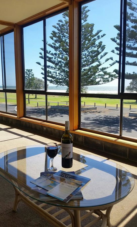 Lacepede Bay Motel - Holiday Find 7